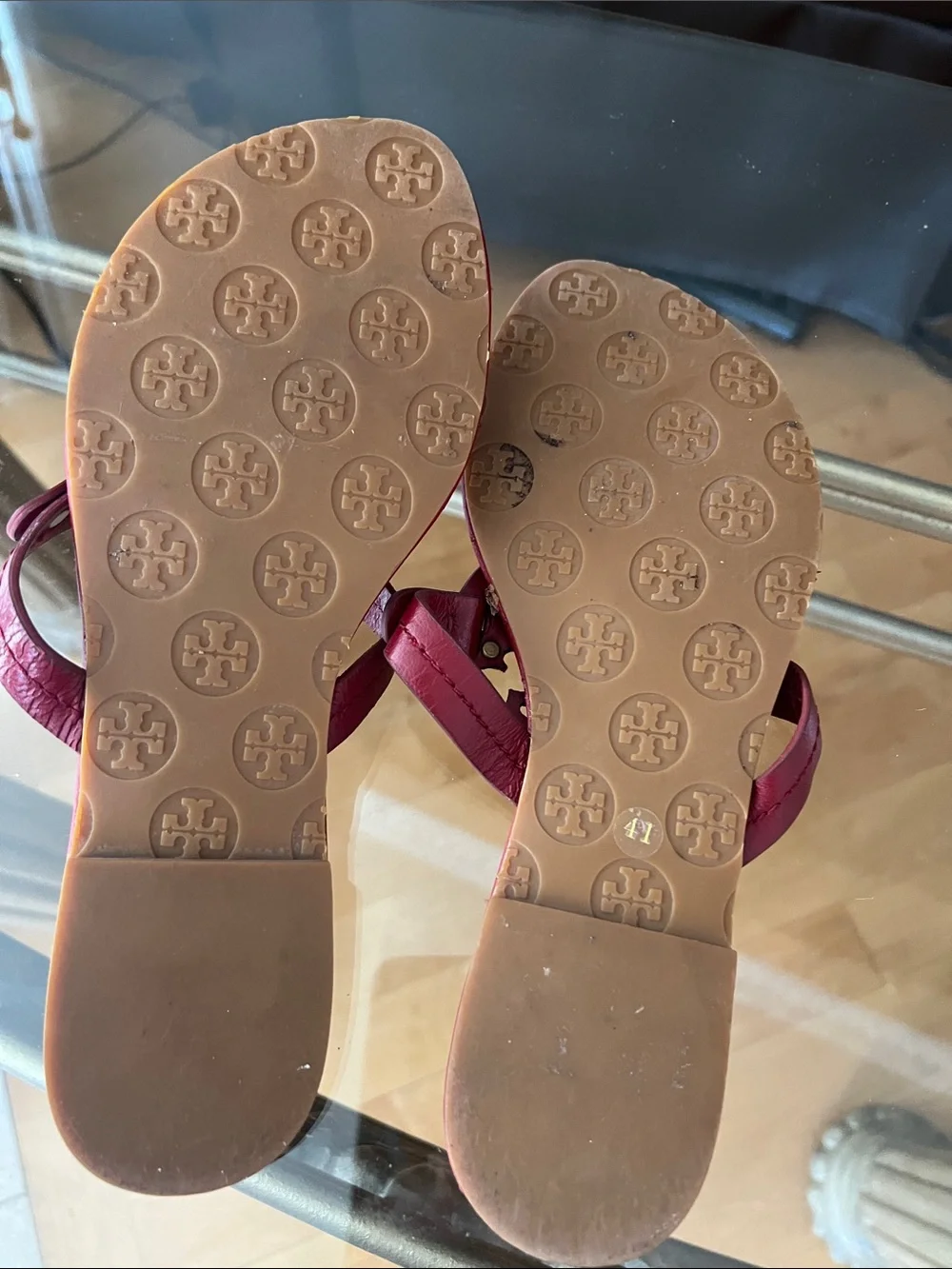 Tory Burch Berry Red Leather Logo Thong Sandals fair condition see all photos
